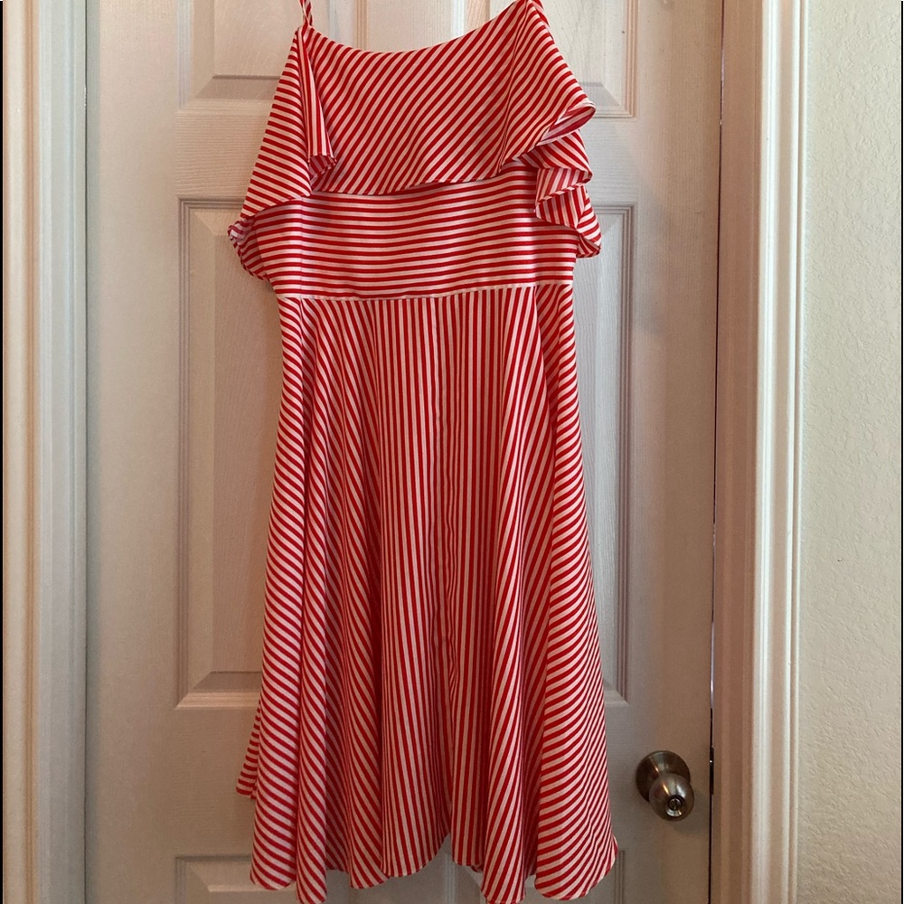 Dress - Picture 2 of 3